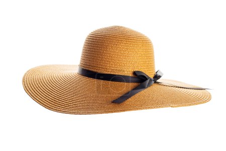 Téléchargez les photos : Chapeau de paille jaune été femme avec ruban noir, isolé sur fond blanc. - en image libre de droit