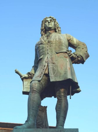 Téléchargez les photos : Statue du musicien baroque George Frideric Handel à Halle en Allemagne - en image libre de droit