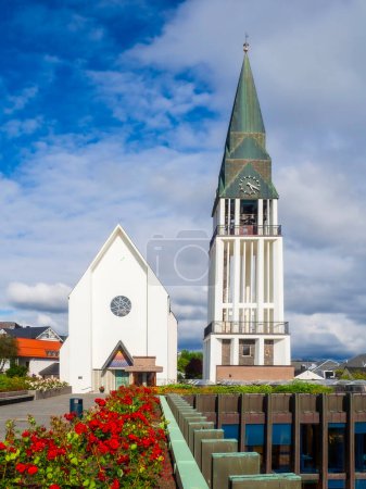 Cathédrale dans la ville de Molde Norvège. Photo de haute qualité