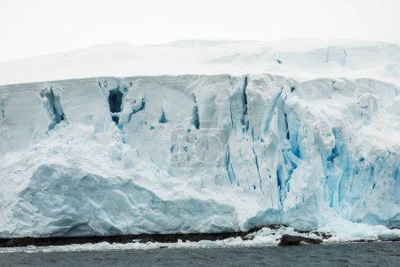 Foto de Tiro horizontal de un glaciar en la Antártida - Imagen libre de derechos
