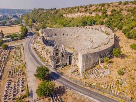 Foto de Ruinas de la antigua ciudad de Lycian Perge situado cerca de la ciudad de Antalya en Turquía. Turkiye, vamos a todas partes - Imagen libre de derechos