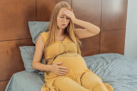 Mujer embarazada experimenta malestar, sensación de malestar durante el embarazo.