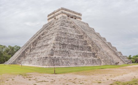 Ancienne pyramide et temple du château de l'architecture maya connu sous le nom de Chichen Itza. Ce sont les ruines de cette ancienne civilisation précolombienne et une partie de l'humanité.