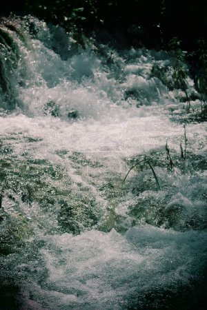 cascade dans les lacs de Plitvice Croatie