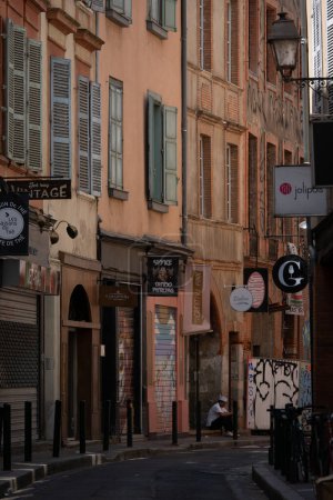 Foto de Une photo de rue a Toulouse, proche d'Esquirol. - Imagen libre de derechos