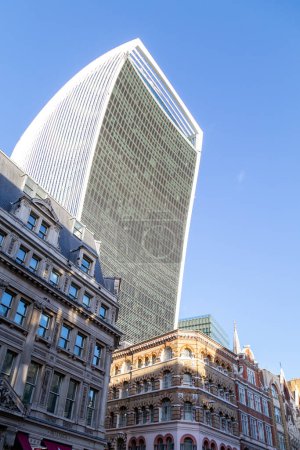 the skycraper "the Walkie Talkie" in the city of London