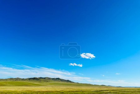 beau paysage avec montagnes et nuages, Tov, Mongolie