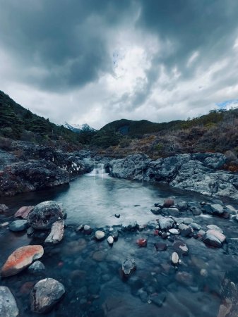 cascade dans les montagnes, Mt Ruapehu, Parc national des Tongariro, Nouvelle-Zélande