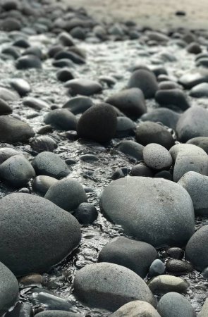 Steine am Ufer, New Plymouth, Taranaki, Neuseeland