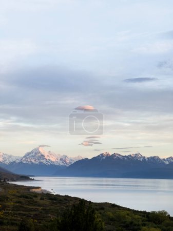 Lake Pukaki and Mt Cook, Mt Cook National Park, South Island, New Zealand