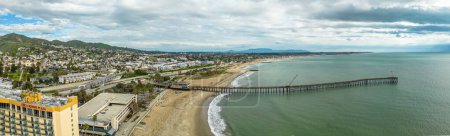 Foto de Ventura California. Beach Pier. Panorama panorámico aéreo. Foto de alta calidad - Imagen libre de derechos