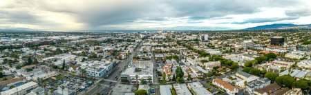 Téléchargez les photos : Santa Monica vue du centre-ville de Los Angeles en Californie. Panorama aérien de la ville urbaine. Photo de haute qualité - en image libre de droit