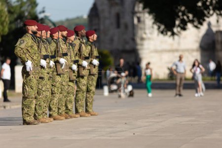 Foto de 17 abril 2023 Lisboa, Portugal: Comandos de Portugal: soldados de las fuerzas especiales en fila. Mid shot - Imagen libre de derechos