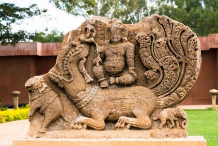 Téléchargez les photos : Sculpture dans le complexe du temple de Durga, Aihole, Karnataka, Inde - en image libre de droit