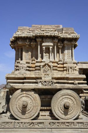 Foto de Carro de piedra o ratha, vehículo de Vishnu, Templo Vitthal, Hampi, Vijayanagar, Patrimonio de la Humanidad por la UNESCO, Meseta de Decán, Taluka Hospet, Distrito Bellary, Karnataka, India - Imagen libre de derechos