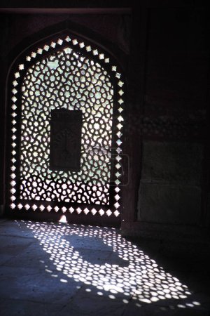 Téléchargez les photos : Tombeau de Jali of Barbers dans le complexe funéraire Humayuns construit en 1570 architecture moghole, Delhi, Inde Site du patrimoine mondial de l'UNESCO - en image libre de droit