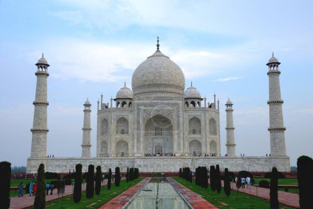 Téléchargez les photos : Taj Mahal et étang, Agra, Uttar Pradesh, Inde - en image libre de droit