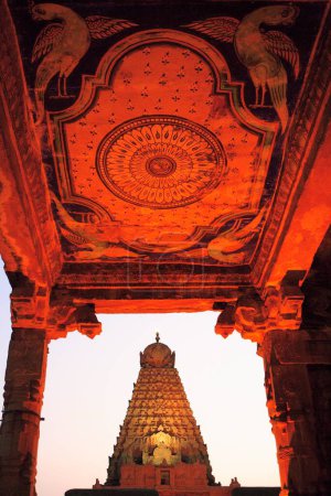 Téléchargez les photos : Temple Brihadeshwara appelé Big Temple situé à la tête du delta du fleuve Kaveri, Thanjavur, Tamil Nadu, Inde Site du patrimoine mondial de l'UNESCO - en image libre de droit