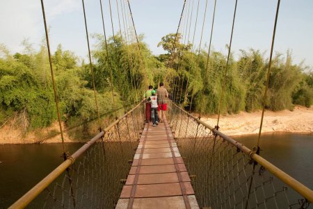 Téléchargez les photos : Pont suspendu sur la rivière tunga à Hariharapura shimoga Karnataka Inde Asie - en image libre de droit