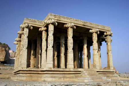 Téléchargez les photos : Temple, ruines de Hampi Vijayanagar, Karnataka, Inde - en image libre de droit