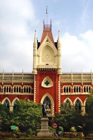Téléchargez les photos : Haute Cour avec statue de masterda surya sen, Calcutta Kolkata, Bengale occidental, Inde 16 _ Octobre _ 2009 - en image libre de droit