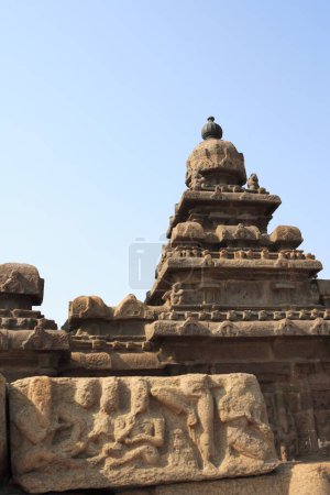 Téléchargez les photos : Temple côtier dédié aux dieux Vishnu et Shiva construit c. 700 _ 728, Mahabalipuram, District Chengalpattu, Tamil Nadu, Inde Site du patrimoine mondial de l'UNESCO - en image libre de droit