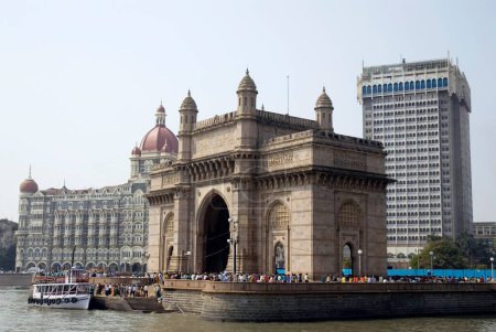 Téléchargez les photos : Ancien et nouveau Taj Mahal hôtel et porte de l'Inde Apollo bunder patrimoine, Bombay Mumbai, Maharashtra, Inde - en image libre de droit