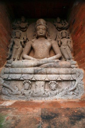 Foto de Estatua de Buda en la herencia Buda excavado sitio, Ratnagiri, Orissa, India - Imagen libre de derechos