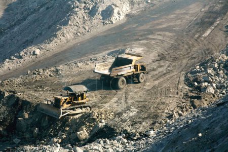 Téléchargez les photos : Vue d'ensemble de la mine de charbon de Jharkhand, Inde - en image libre de droit