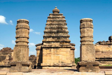 Téléchargez les photos : Temple Mallikarjuna à Aihole, Karnataka, Inde - en image libre de droit