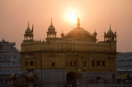 Téléchargez les photos : Harimandir Sahib swarn mandir or temple, Amritsar, Punjab, Inde - en image libre de droit