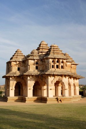 Téléchargez les photos : Lotus Mahal, Hampi, Vijayanagar, Patrimoine mondial de l'UNESCO, Plateau Deccan, Taluka Hospet, District Bellary, Karnataka, Inde - en image libre de droit