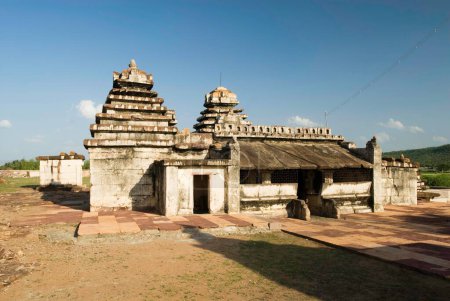 Téléchargez les photos : Temple Galaganath à Aihole, Karnataka, Inde - en image libre de droit