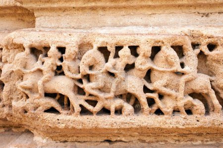 Foto de Esculturas en la pared del templo del sol en modhera, Mehsana, Gujarat, India - Imagen libre de derechos