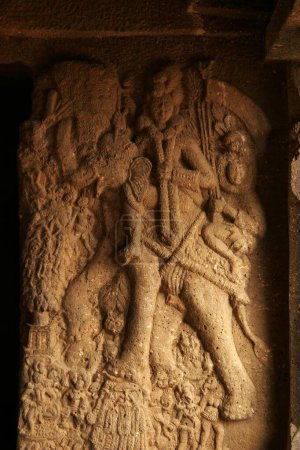 Wandschnitzereien in den Höhlen von Bhaja, einem indischen Kulturerbe, das während der Herrschaft von König Ashoka, Lonavala, Maharashtra, Indien, erbaut wurde