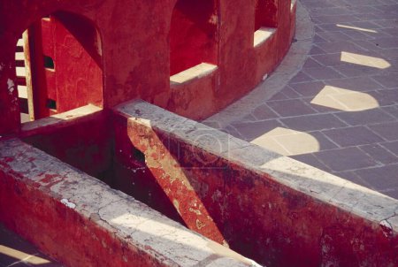 Téléchargez les photos : Observatoires astronomiques Jantar Mantar à New Delhi, Inde - en image libre de droit