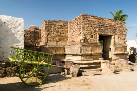 Téléchargez les photos : Temple Gauri à Aihole, Karnataka, Inde - en image libre de droit
