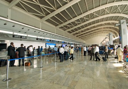 Foto de Check in mostradores en el aeropuerto internacional de chhatrapati shivaji, Santacruz, Bombay Mumbai, Maharashtra, India - Imagen libre de derechos