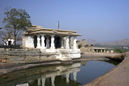 Téléchargez les photos : Temple, ruines de Hampi Vijayanagar, Karnataka, Inde - en image libre de droit