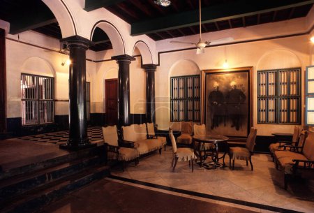 Téléchargez les photos : Salon dans la maison nattukottai chettiar nagarathar, Chettinad, Karaikudi, Tamil Nadu, Inde - en image libre de droit