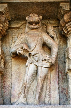 Téléchargez les photos : Statue de couloir dans le temple Durga 7ème siècle, Aihole, Karnataka, Inde Héritage - en image libre de droit