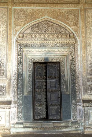 Foto de Puerta de Ibrahim _ Rauza construida por Ibrahim Adil Shah II en Bijapur, Karnataka, India - Imagen libre de derechos
