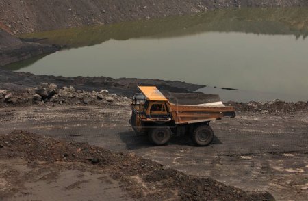 Téléchargez les photos : Mines de charbon à ciel ouvert de Mahanadi Coal Fields Limited à Jharsuguda Orissa Inde - en image libre de droit