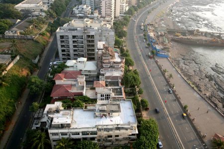 Téléchargez les photos : Une vue aérienne de Worli face à la mer dans le centre de Bombay maintenant Mumbai, Maharashtra, Inde - en image libre de droit