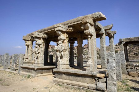 Téléchargez les photos : Hampi, Vijayanagara, site du patrimoine mondial de l'UNESCO, Bellary, Karnataka, Inde - en image libre de droit