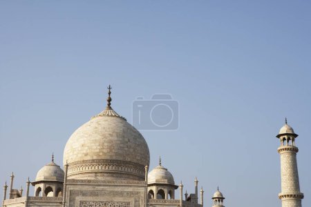 Téléchargez les photos : Vue sur le dôme du Taj Mahal Septième merveilles du monde, Agra, Uttar Pradesh, Inde Site du patrimoine mondial de l'UNESCO - en image libre de droit