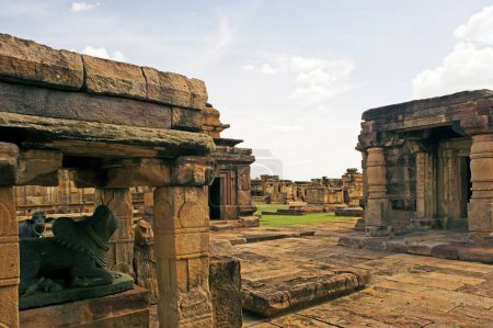 Téléchargez les photos : Statue de l'Aihole, Karnataka, Inde Patrimoine - en image libre de droit
