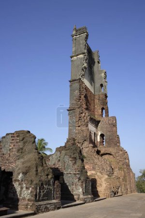 Téléchargez les photos : Tour de l'église de Saint Augustin, construite en 1602, patrimoine mondial de l'UNESCO, Vieux Goa, Velha Goa, Inde - en image libre de droit