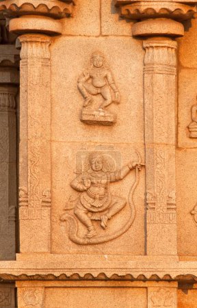 Escultura de lord krishna en el templo Hazara rama, Hampi, Karnataka, India