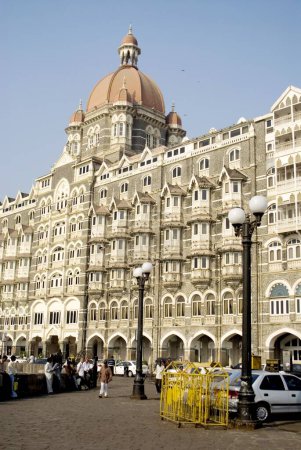Téléchargez les photos : Hôtel Taj Mahal vieux bâtiment à Bombay Mumbai, Maharashtra, Inde - en image libre de droit